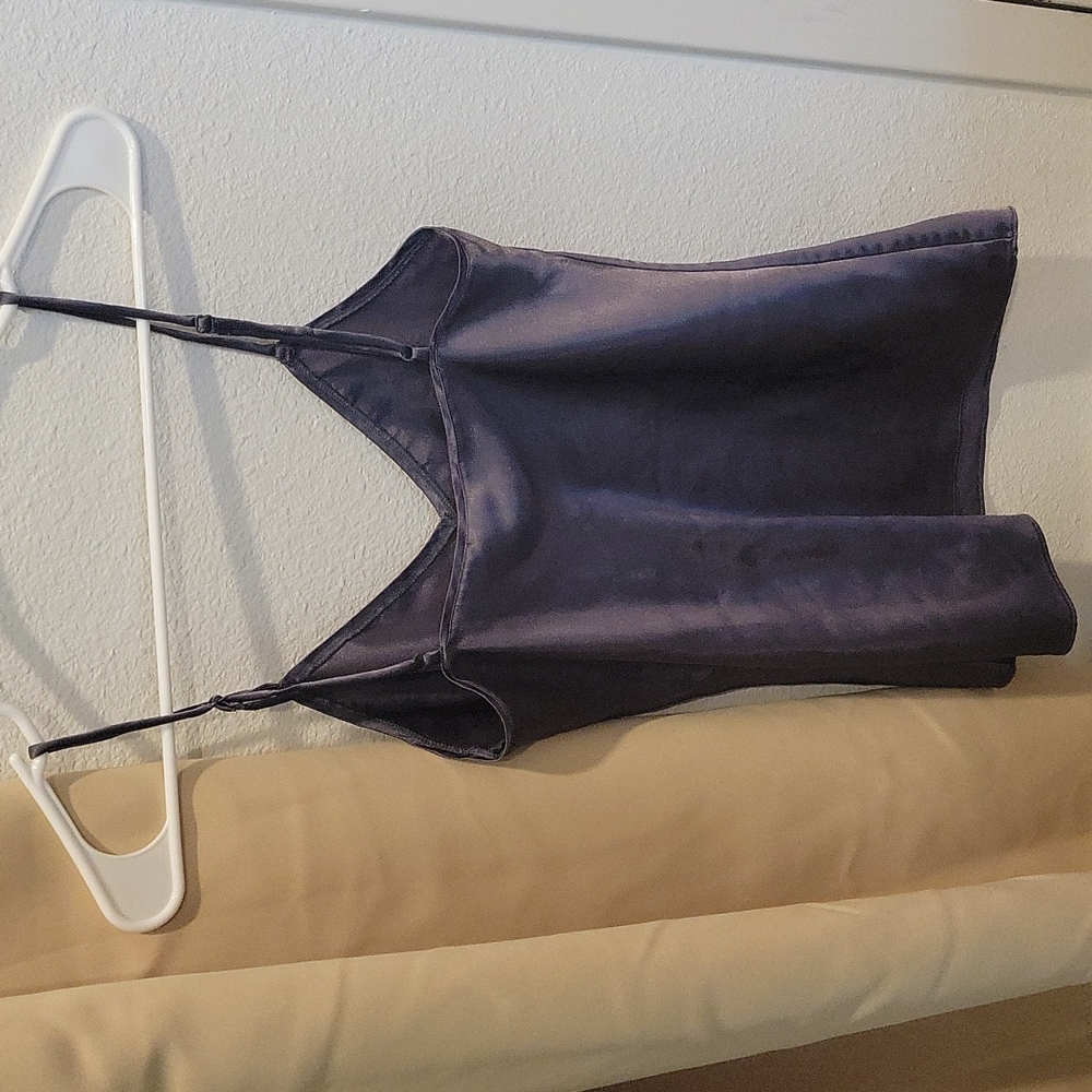 Tanktop - Picture 2 of 3